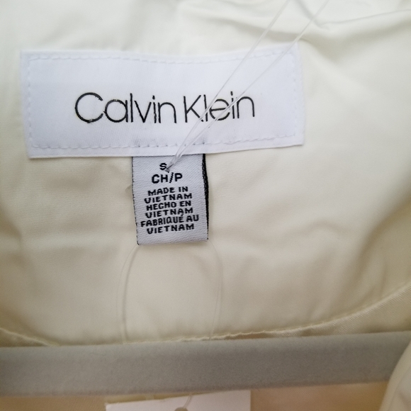 Calvin Klein Puffer Quilted Vest - Picture 6 of 8